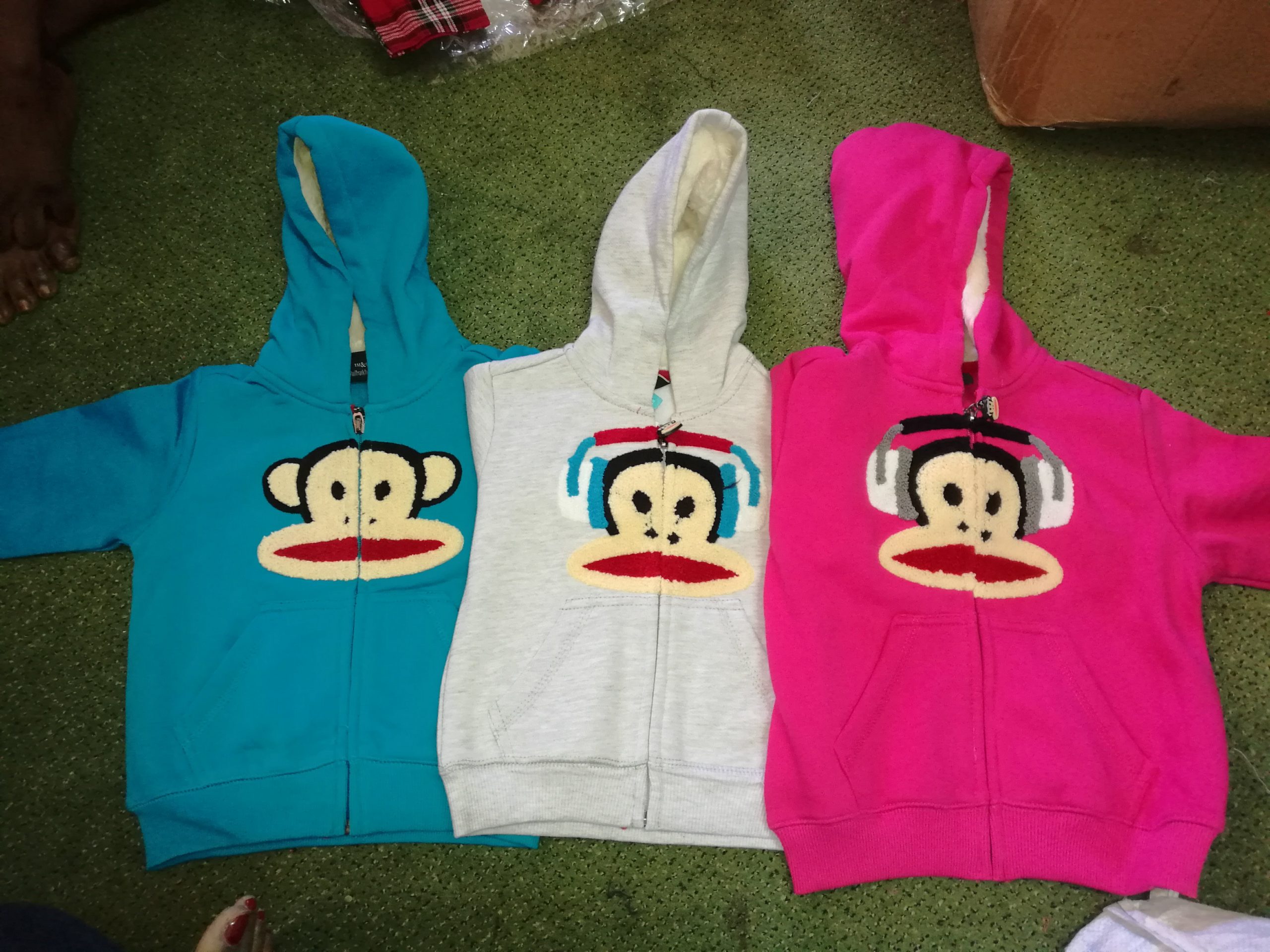 PULL A CAPUCH GAP FILLE – Image 2