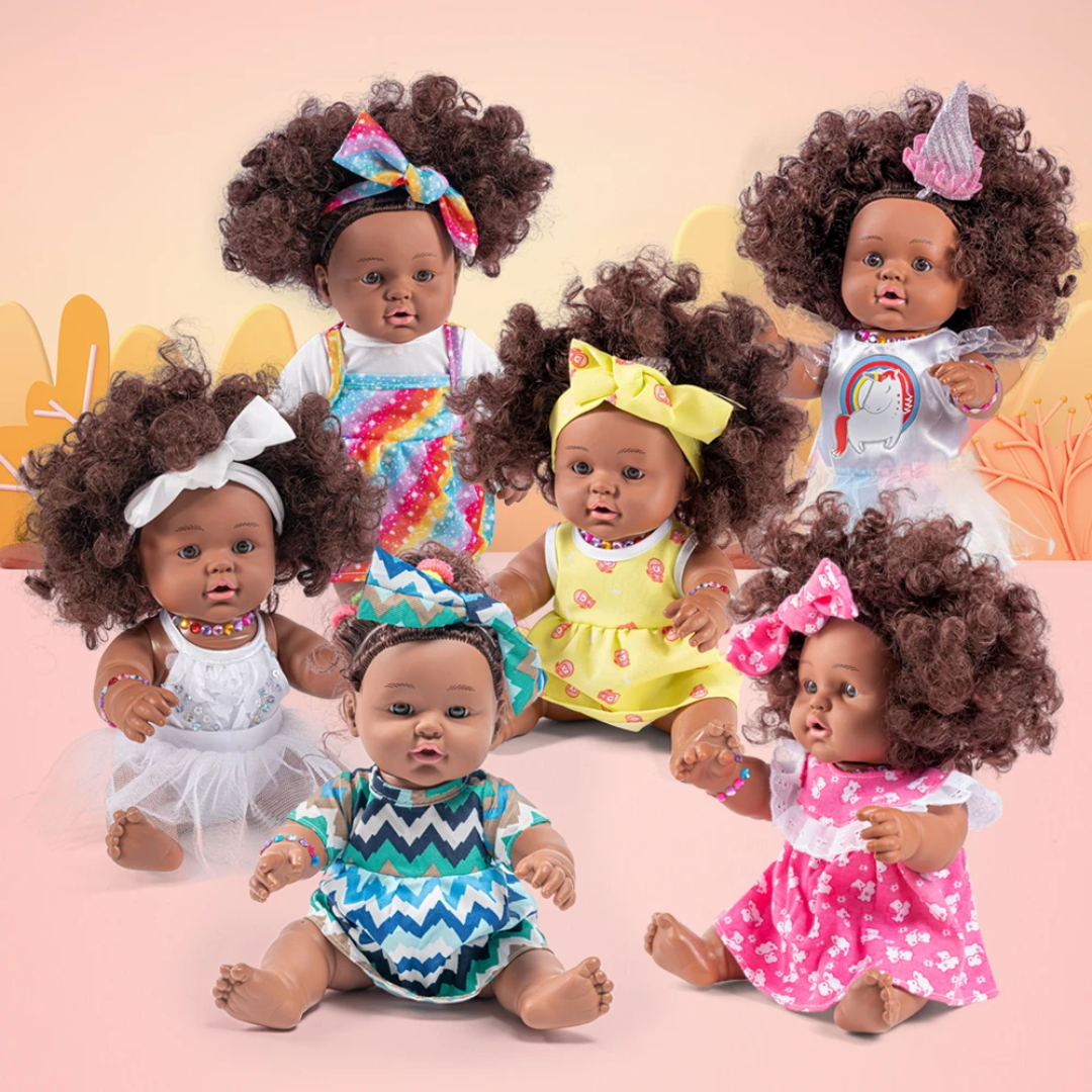 Poupée Bébé Noire Coiffure Afro + 6 Tenues & Accessoires – Set Complet – Image 6