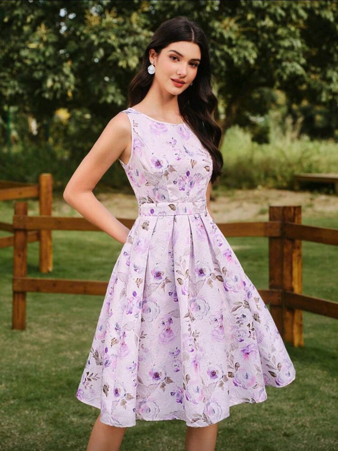 Robe Fleurie Élégante Femme – Coupe Évasée Violet Pastel Dakar – Image 3