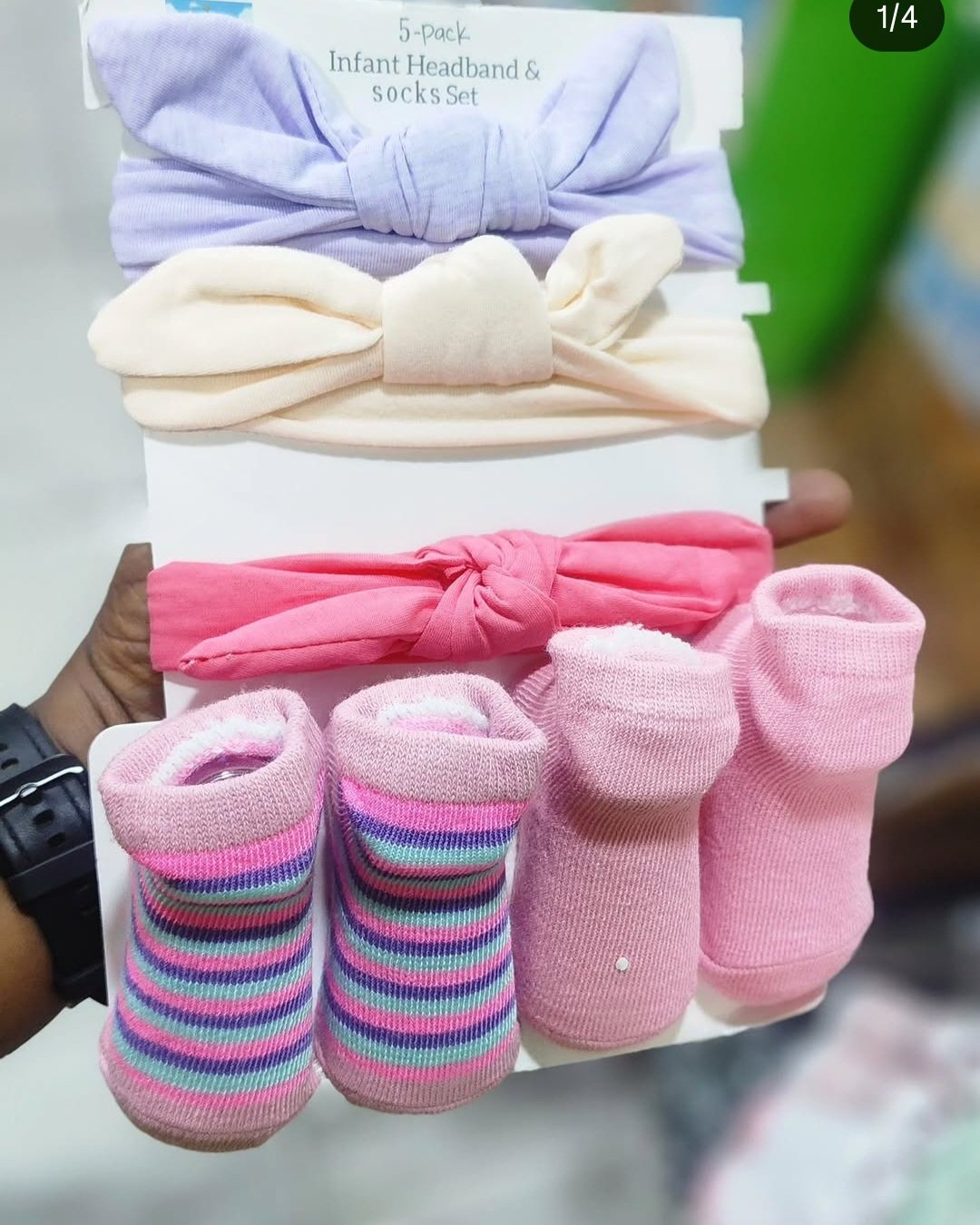 Coffret 5 Pièces Bandeaux & Chaussettes Bébé – Douceur et Style pour Nouveau-né à 12Mois| Bambinerie Maternita Dakar