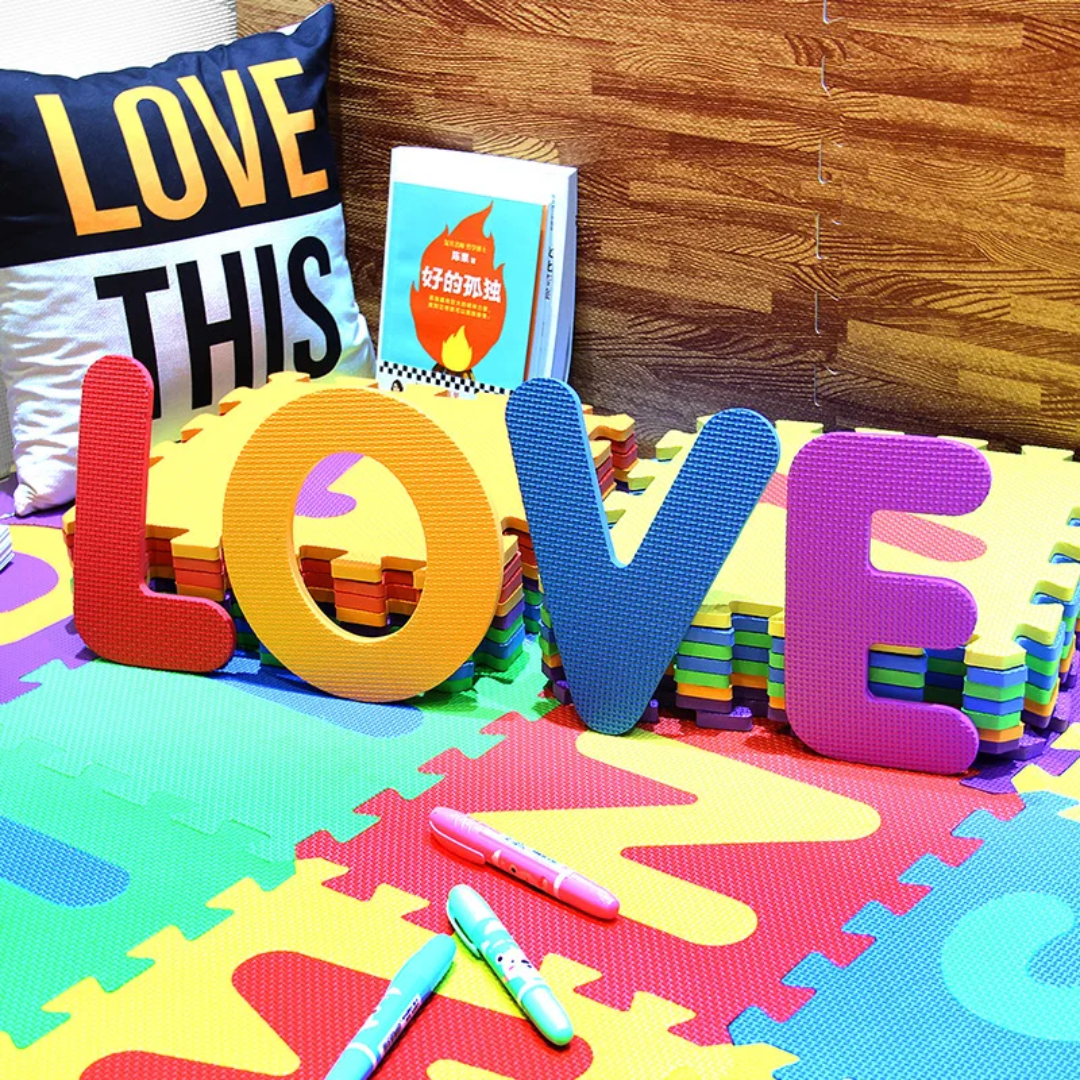Tapis Puzzle Alphabet 26 Lettres de l’alphabet en Mousse EVA – 30 x 30 cm Maternita