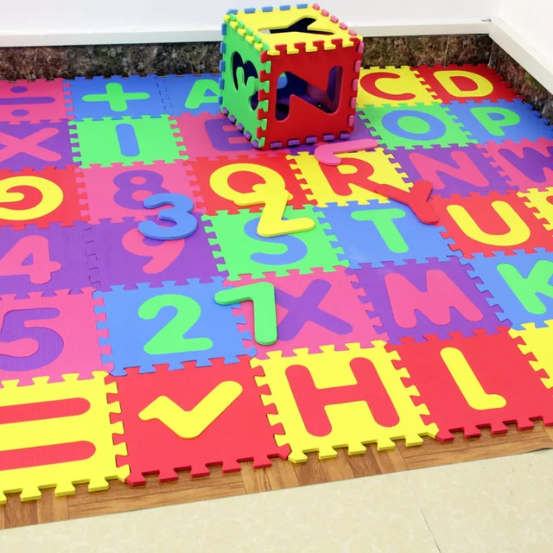 Tapis Puzzle Alphabet 26 Lettres de l’alphabet en Mousse EVA – 30 x 30 cm Maternita