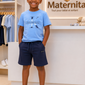 Ensemble Calvin Klein Jeans Garçon – T-shirt Bleu & Short Bleu Marine en Molleton. Maternita Dakar