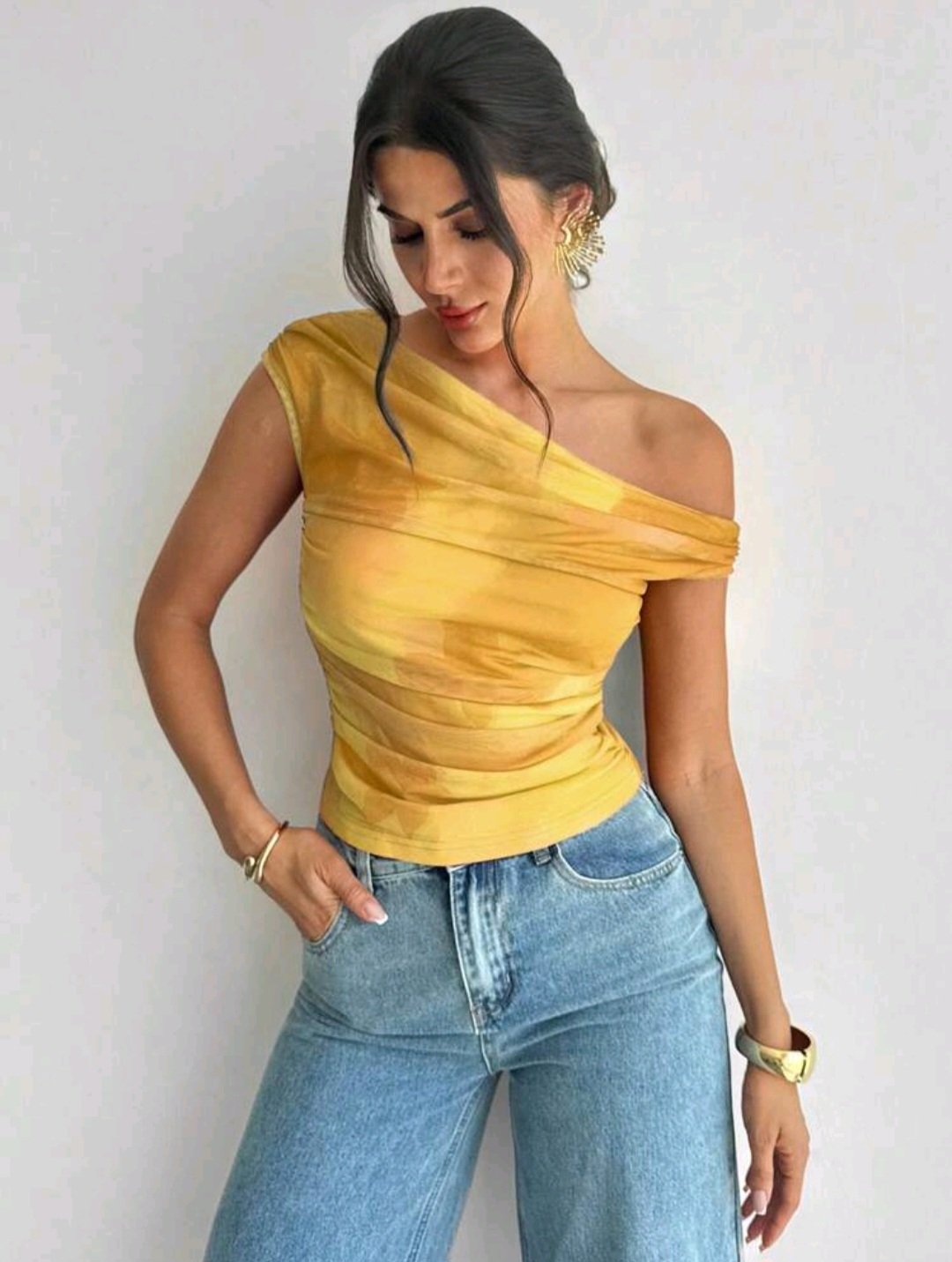 Top Femme Asymétrique Drapé Jaune Soleil – Prêt-à-porter Femme & Maternité Dakar | Tailles 40 & 42
