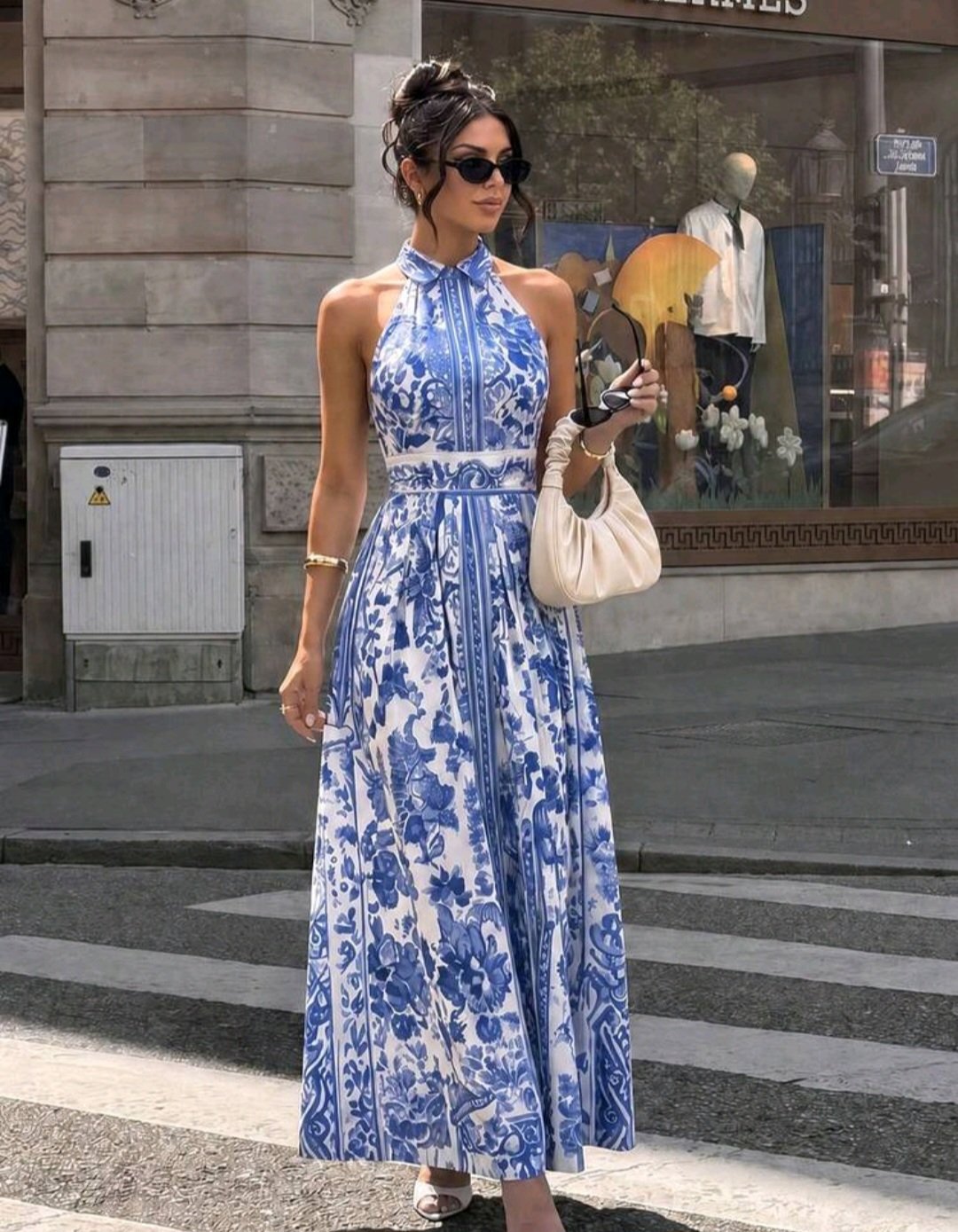Robe Longue Femme Fleurie Porcelaine Bleue & Blanche – Élégance Rétro Chic | Bambinerie Maternita Dakar