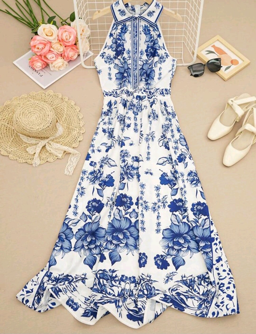 Robe Longue Femme Fleurie Porcelaine Bleue & Blanche – Élégance Rétro Chic | Bambinerie Maternita Dakar – Image 5