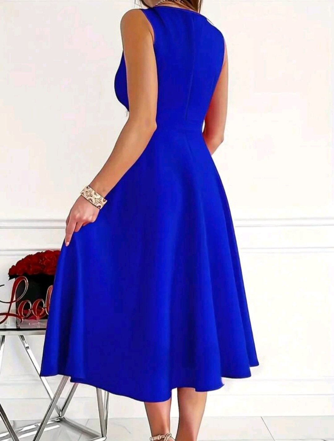 Robe Évasée Bleu Roi Col V Croisé – Élégance & Cérémonie Dakar | Bambinerie Maternita – Image 2