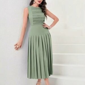Robe Femme Midi Chic Vert Sauge Plissée – Élégante et Féminine Maternita Dakar