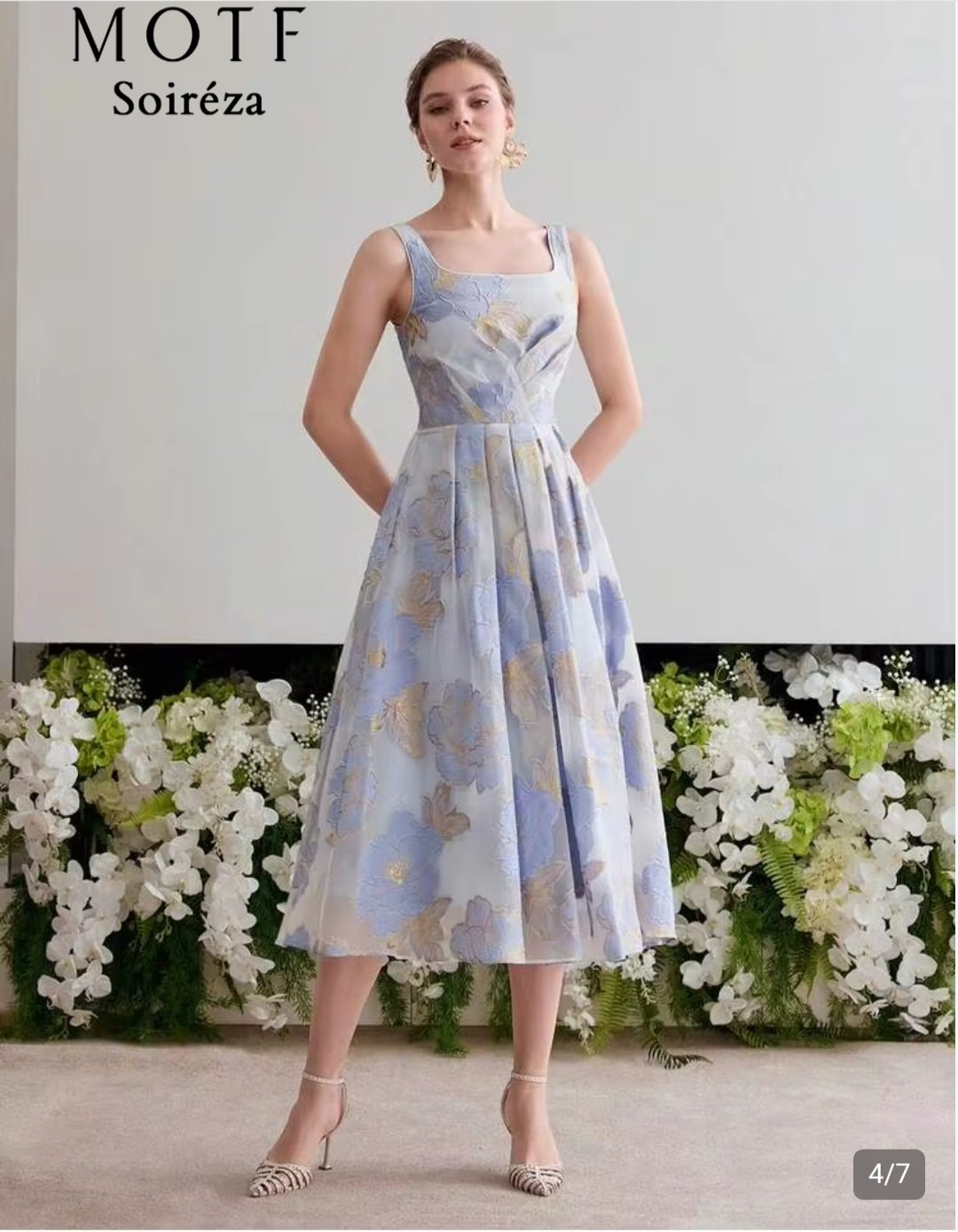 Robe Midi Fleurie Femme Bleu Ciel Élégante – Motif Floral Soirée | Tailles 40 et 42 Maternita DAKAR – Image 4