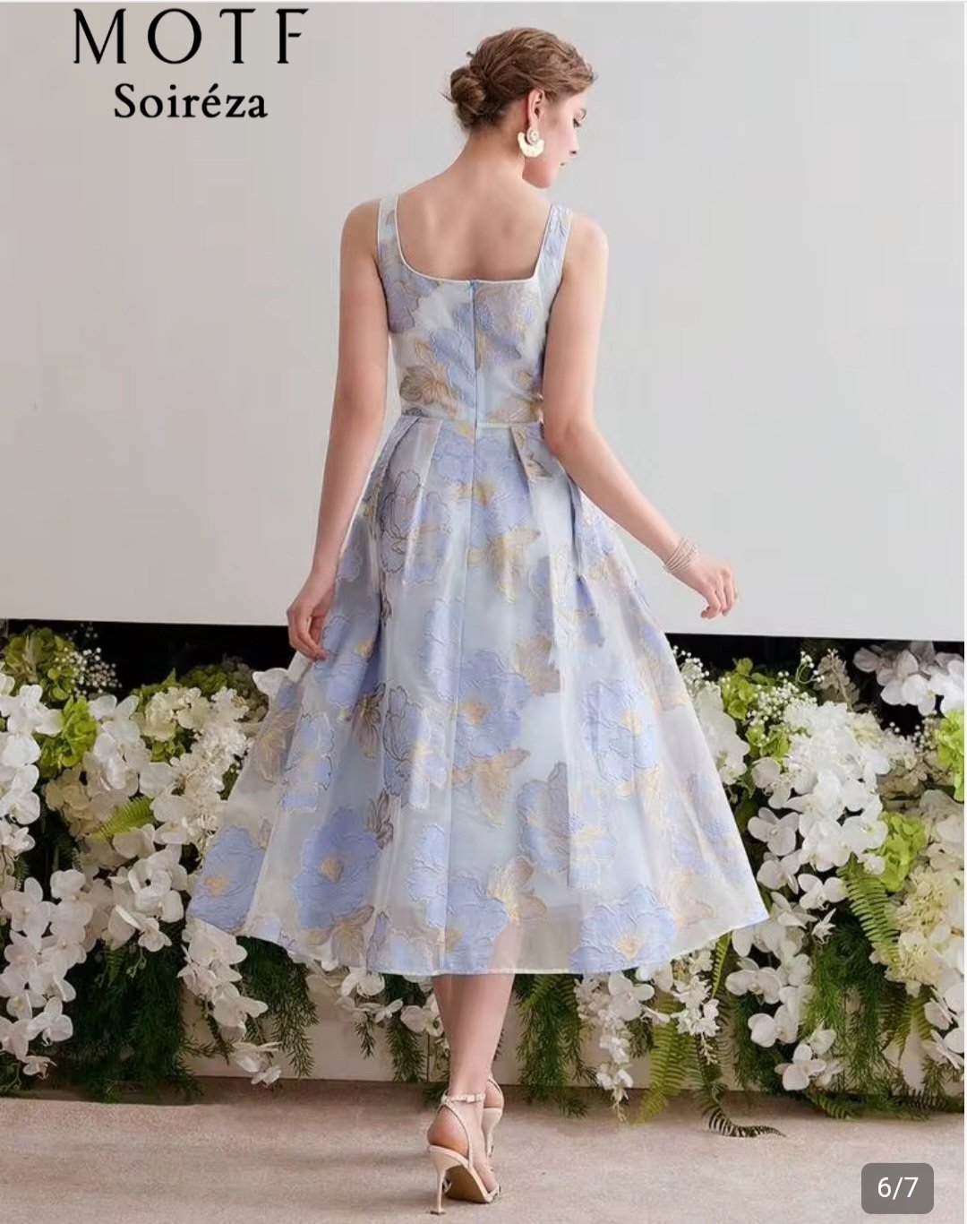 Robe Midi Fleurie Femme Bleu Ciel Élégante – Motif Floral Soirée | Tailles 40 et 42 Maternita DAKAR – Image 3