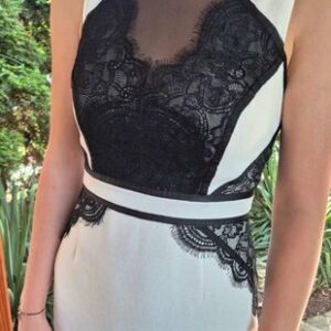 Robe fourreau blanche avec bustier en dentelle noire taille 40-42 Bambinerie Maternita Dakar