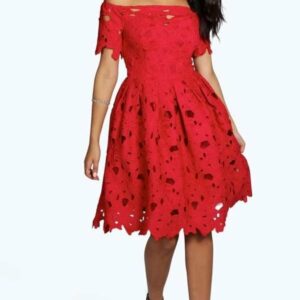 Robe Patineuse Rouge en Guipure Dentelle Épaules Dénudées – Taille 40-42 (Déstockage Seconde Main) | Maternita Dakar