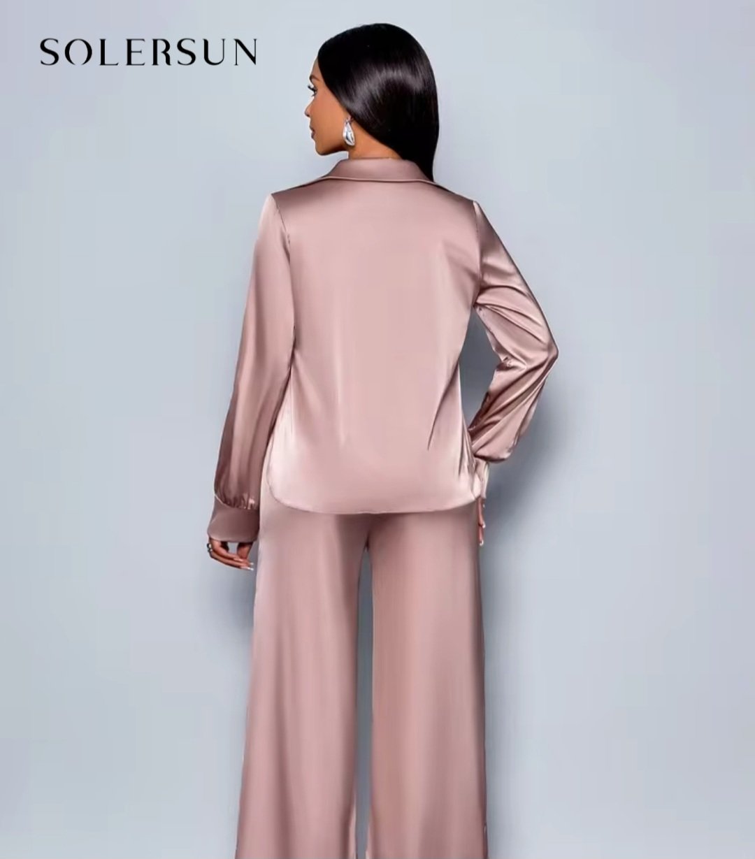 Top cache-cœur satiné manches longues et pantalon large chic Dakar