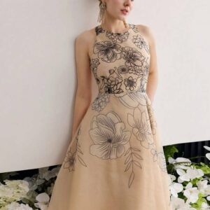 Robe midi beige fluide évasée avec broderies florales noires taille 40-42 Bambinerie Maternita Dakar