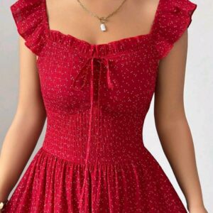 Détail buste smocké volanté robe rouge femme Dakar