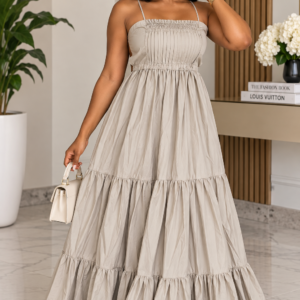 Robe longue fluide beige nude dos nu découpé taille 40 neuf destockage Bambinerie Maternita Dakar