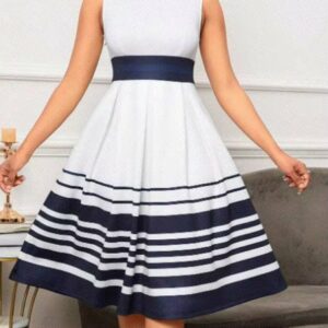 Robe évasée blanche et bleu marine à rayures taille 40-42 Maternita Dakar