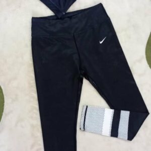 Ensemble de sport femme noir et blanc brassière dos nageur et legging taille 38 40 Bambinerie Maternita Dakar