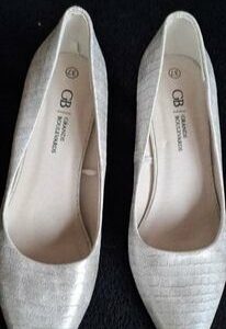 Escarpins blancs nacrés effet croco Grands Boulevards taille 38 Bambinerie Maternita Dakar
