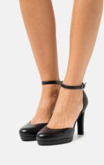 Escarpins noirs Tamaris talon 9 cm avec bride portés - Maternita Dakar
