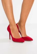 escarpins-rouges-suedine-talon-aiguille-grands-boulevards-femme-dakar
