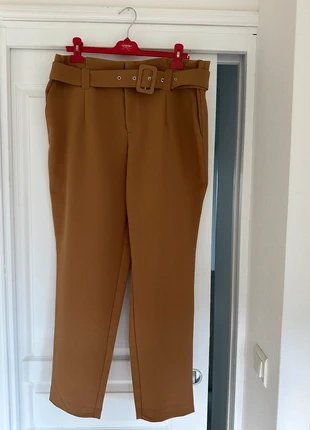 Pantalon Carotte Femme Ceinturé – Marque Kiabi (Déstockage ) – Taille 40 | Bambinerie Maternita Dakar – Image 6